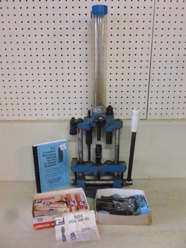 lot 218 image: Vintage Shotgun Shell Reloader