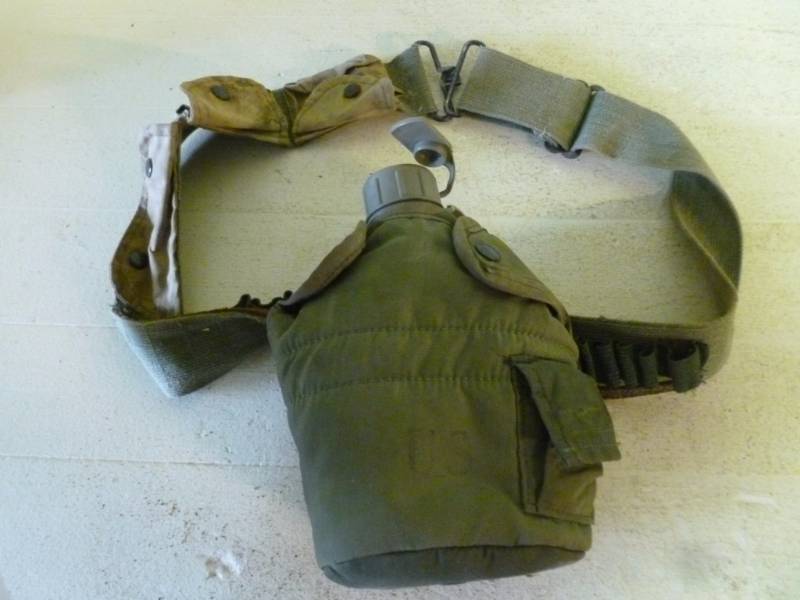 lot 226 image: Military Canteen