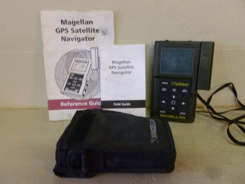 lot 245 image: Magellan GPS