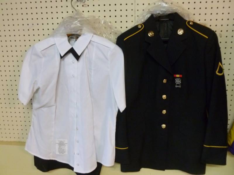 lot 260 image: Ladies Military Uniform