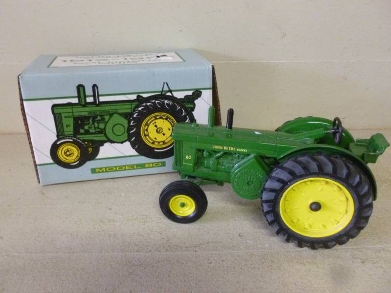 lot 277 image: Ertl - John Deere Tractor