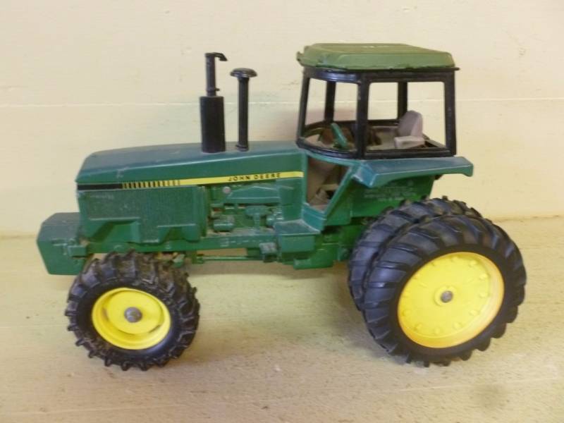 lot 278 image: Ertl - John Deere Tractor