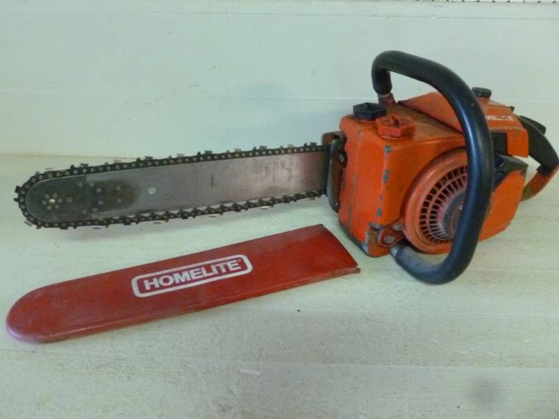 lot 281 image: Homelite Chain Saw