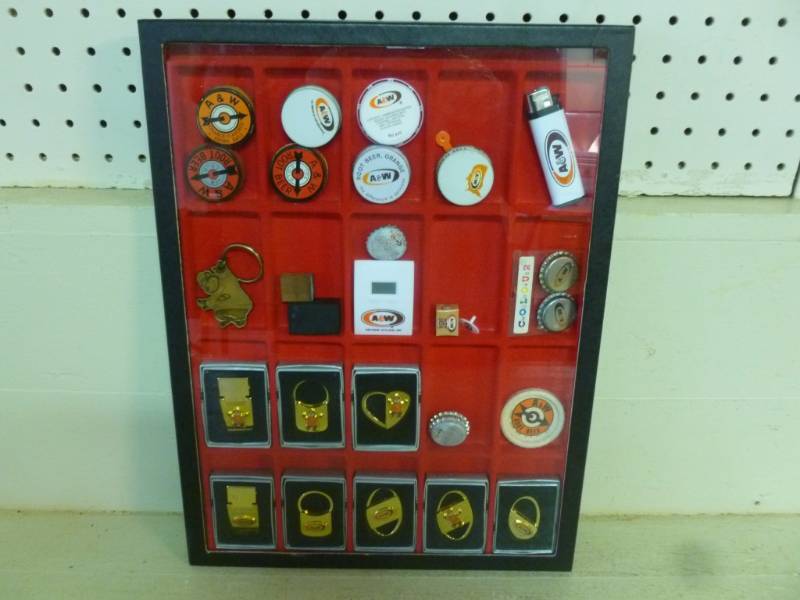 lot 309 image: A&W Collectible