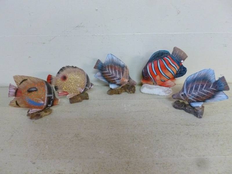 lot 310 image: Fish Decorations