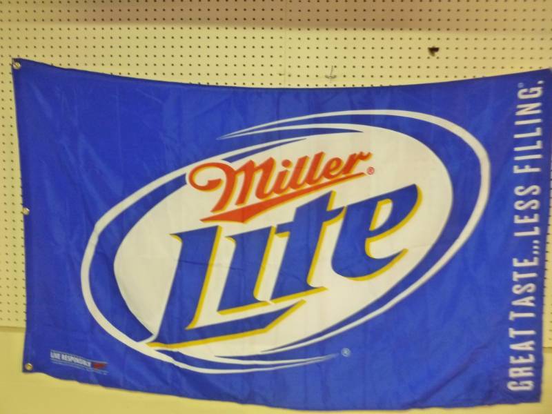 lot 314 image: Miller Lite Flag