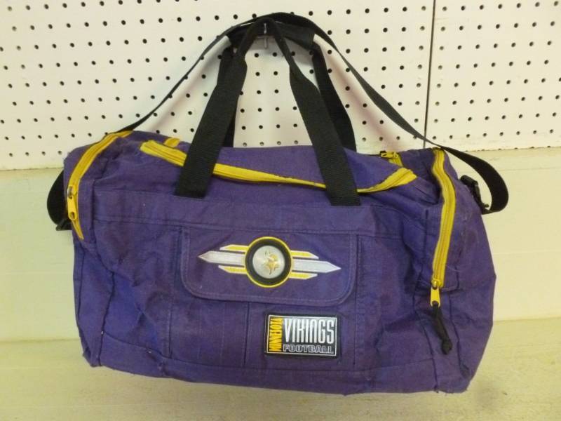lot 319 image: Minnesota Vikings Travel Bag