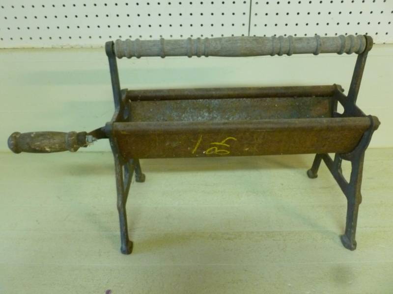 lot 327 image: Vintage Log Roller