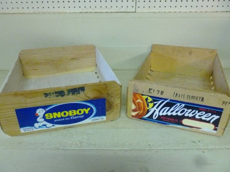lot 329 image: Vintage Fruit Crate