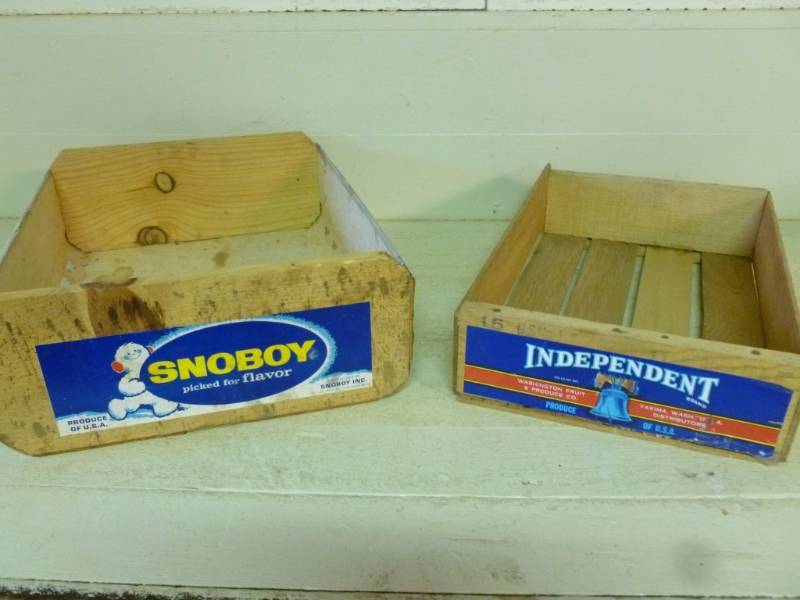 lot 330 image: Vintage Fruit Crate