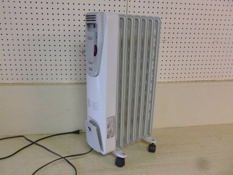 lot 338 image: Heater