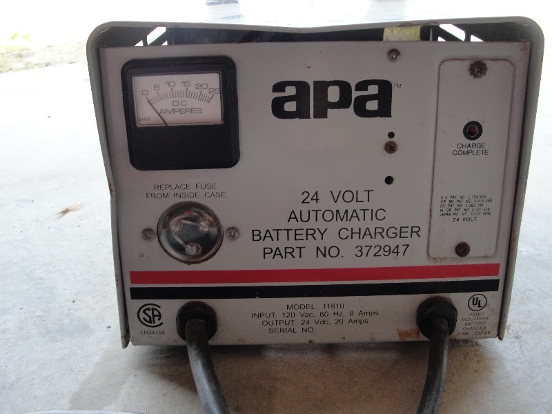 APA 24 volt Charger