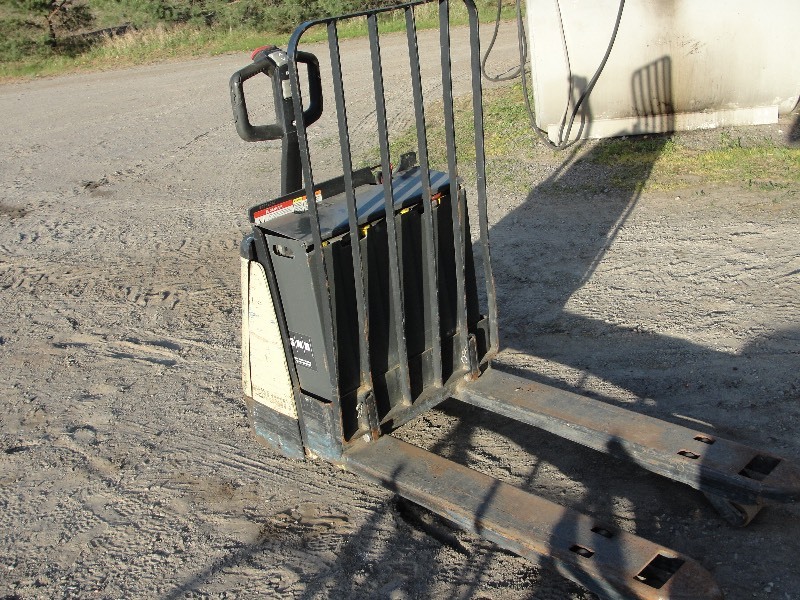 Crown Electric Pallet jack