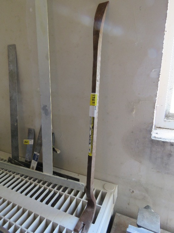 large crowbar