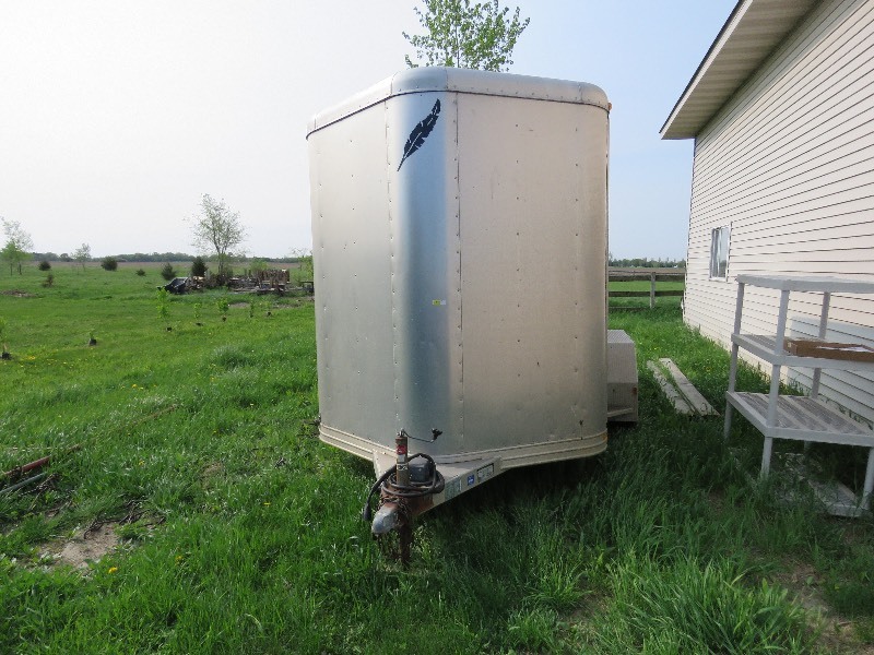 2002 Featherlite Horse Trailer model 8407