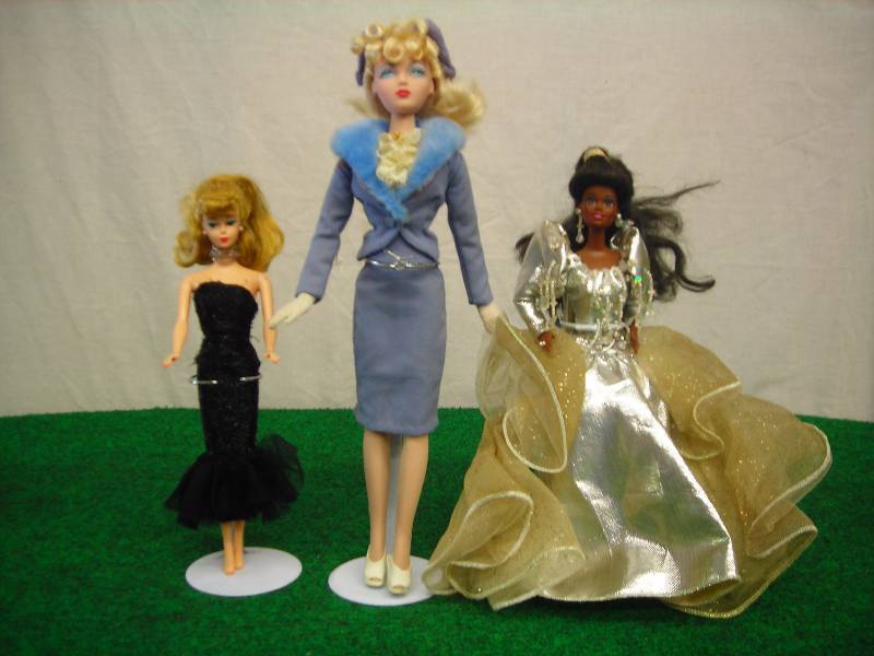 1995 Mel Odom Hello Hollywood Doll, 2-Barbie Dolls, All With Stands
