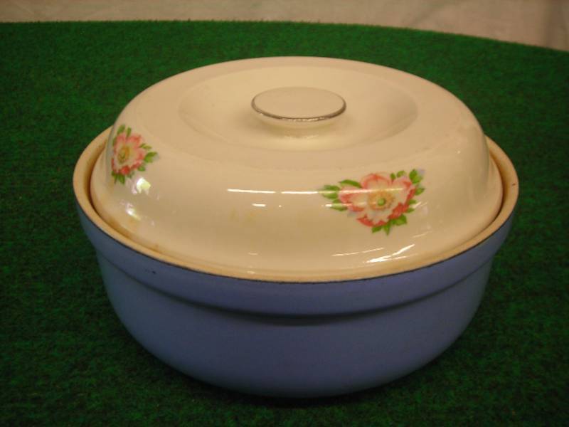 Vintage (1930s) Halls Superior Quality Kitchenware Covered Casserole