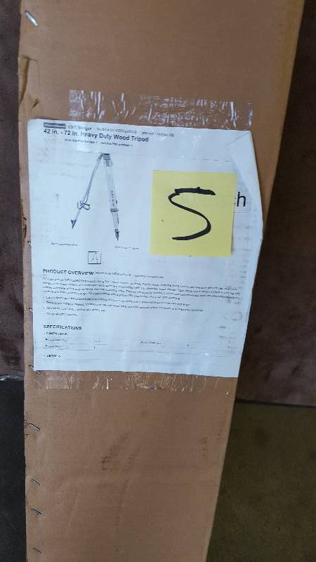 lot 5 image: CST Berger 42 in - 72 in Heavy Duty Wood Tripod WDW20HV-B