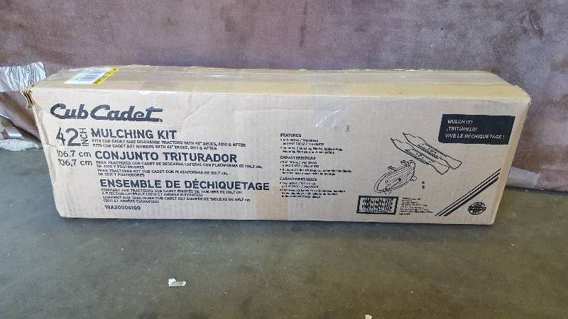 lot 11 image: Cub Cadet Mulching Kit 42 New Part # 19A30006100