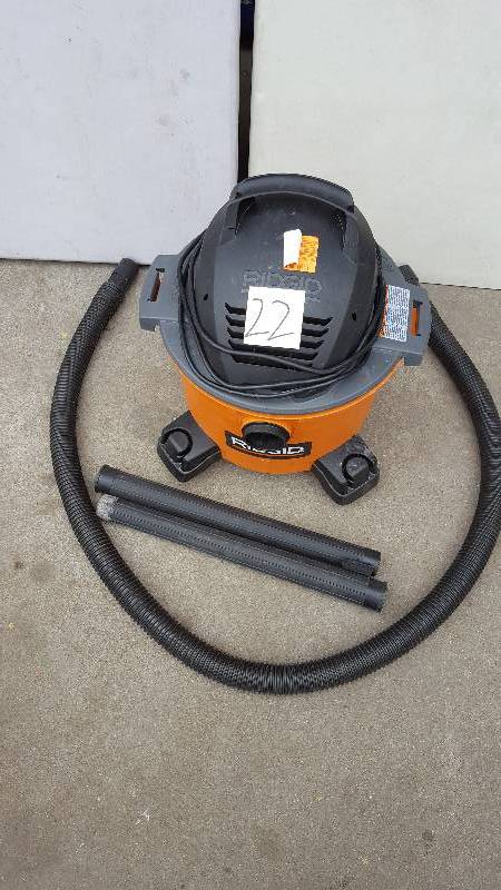 lot 22 image: Ridgid WD0670  6 Gal Shop Vac 3.5 HP in Like New condition
