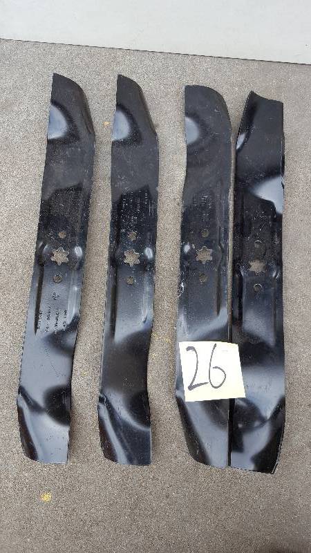 lot 26 image: Lot of 4 - 42 Mulching Blade Set
