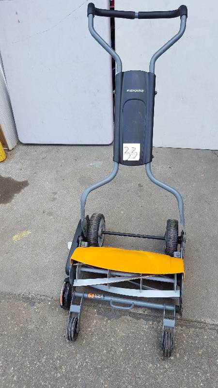 lot 33 image: Fiskars Manual Mower