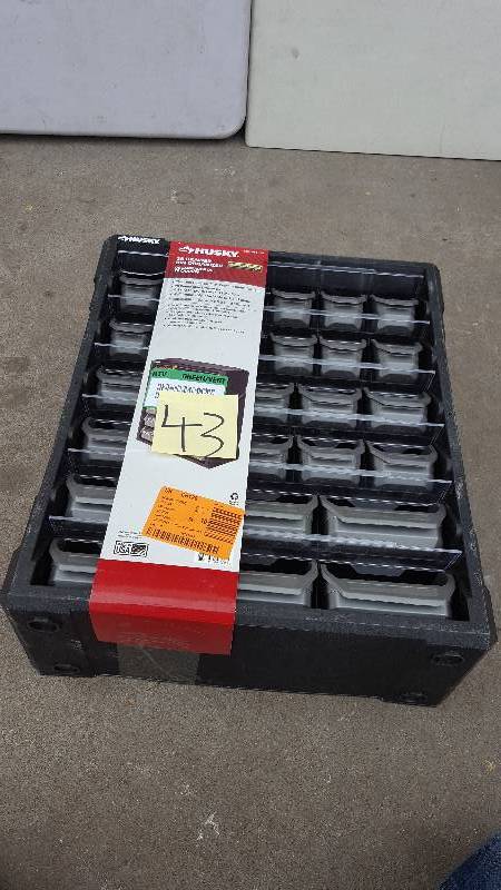 lot 43 image: Husky 28 Drawer Bin Organizer