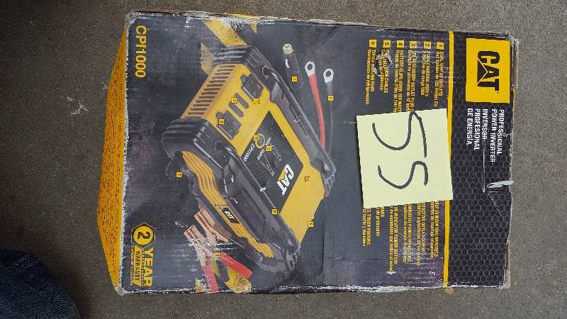 lot 55 image: CAT CPI1000 Power Inverter