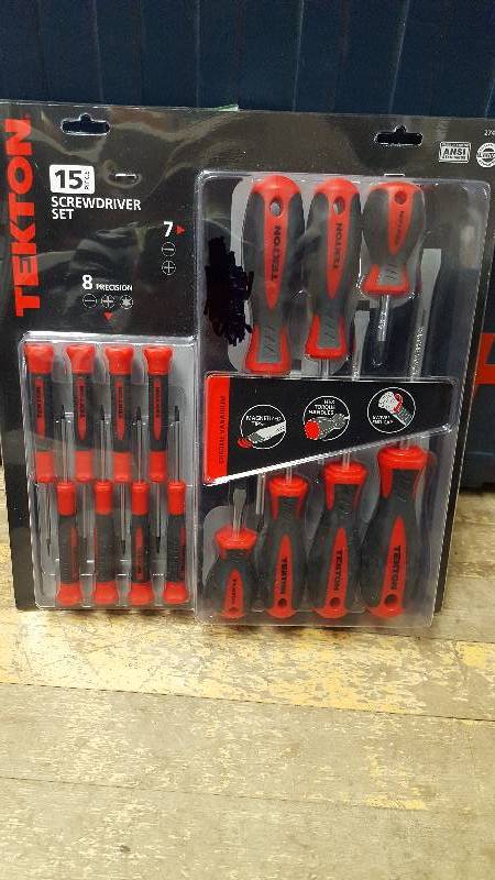 lot 67 image: Tekton 15 Pc Screwdriver Set New
