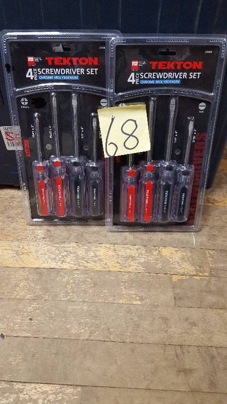 lot 68 image: Lot of 2 - Tekton 4 Pc Screwdriver Set New
