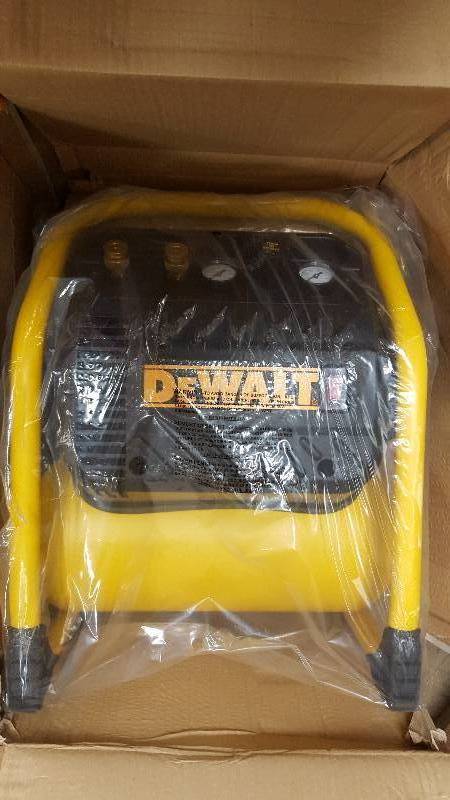 lot 70 image: DEWALT DWFP55130 Heavy Duty 200 PSI Quiet Trim Compressor New