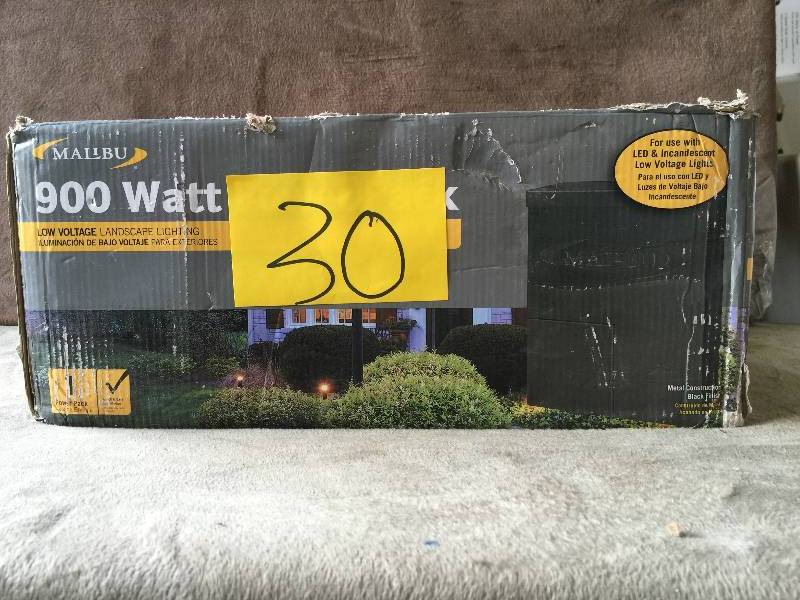 lot 30 image: Malibu  900 Watt Transformer
