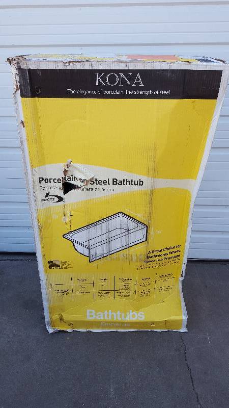 lot 10 image: Kona 4-12 ft. Right Hand Drain Soaking Tub in White New