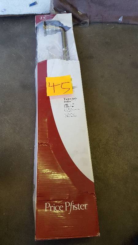 lot 45 image: Price Pfister Towel Bar BTB-D2KK New