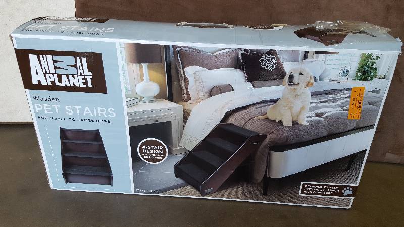 lot 56 image: Animal Planet Pet Stairs
