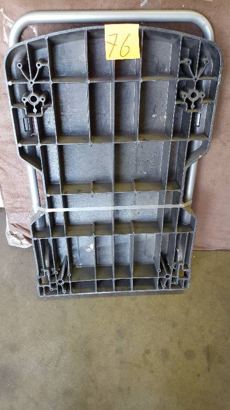 lot 76 image: Rubbermaid 500 LB Plastic Trolley- missing Wheels