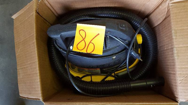 lot 86 image: Stinger 2.5 Gal Shop Vac used tested works well