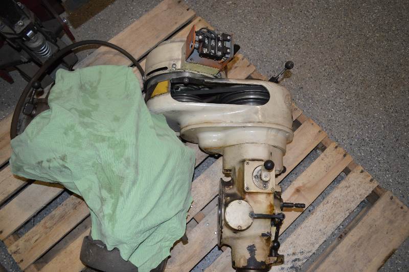 Bridgeport milling machine head.