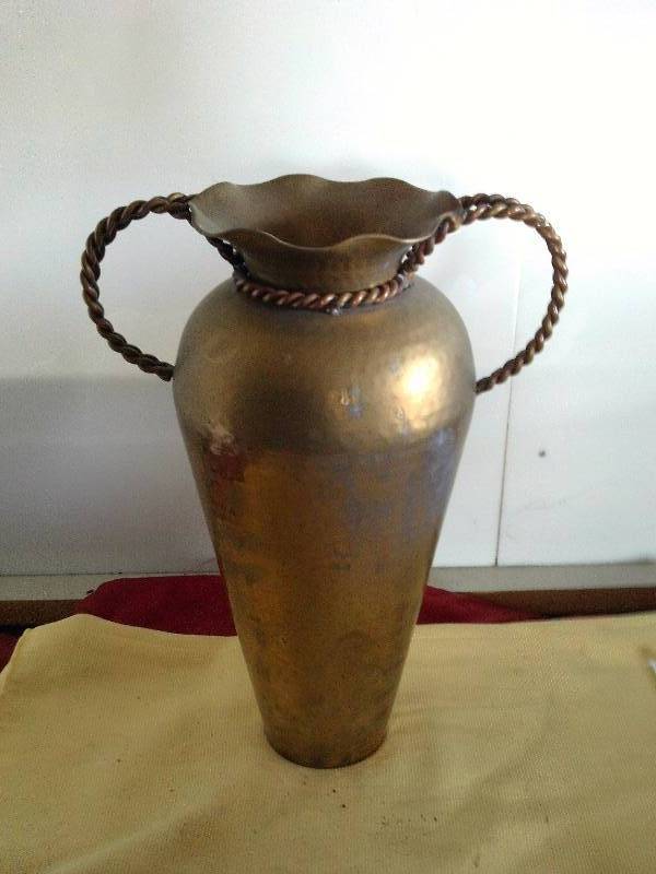lot 6 image: VINTAGE BRASS HAMMERED VASE 17 INCH