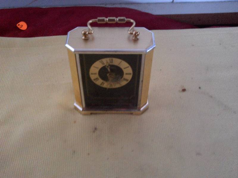 lot 34 image: COLLECTIBLE ELGIN CLOCK