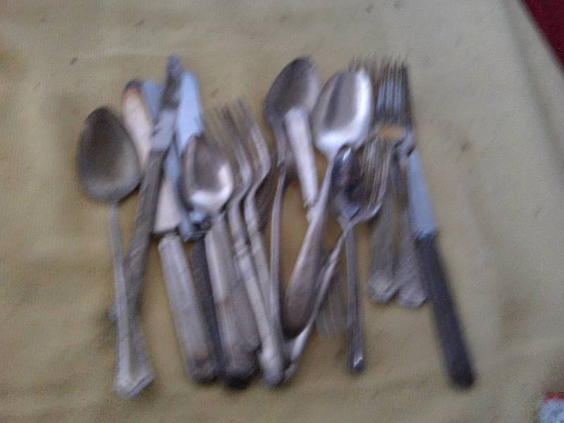 lot 46 image: VINTAGE SILVERWARE