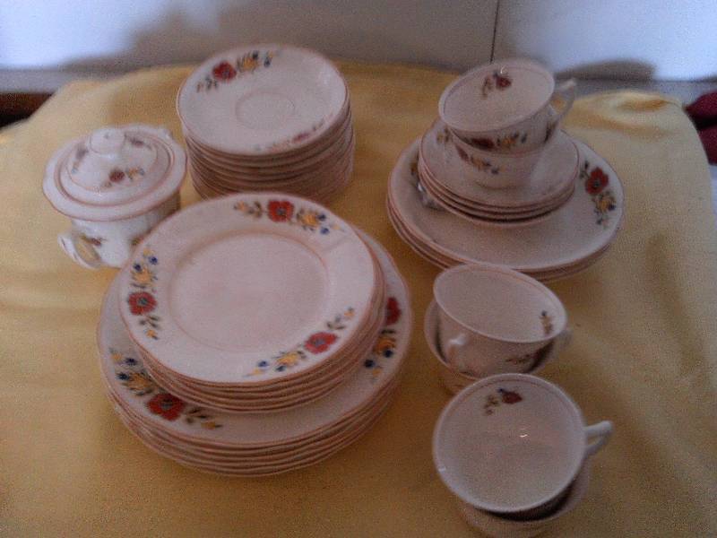 lot 54 image: ivory china