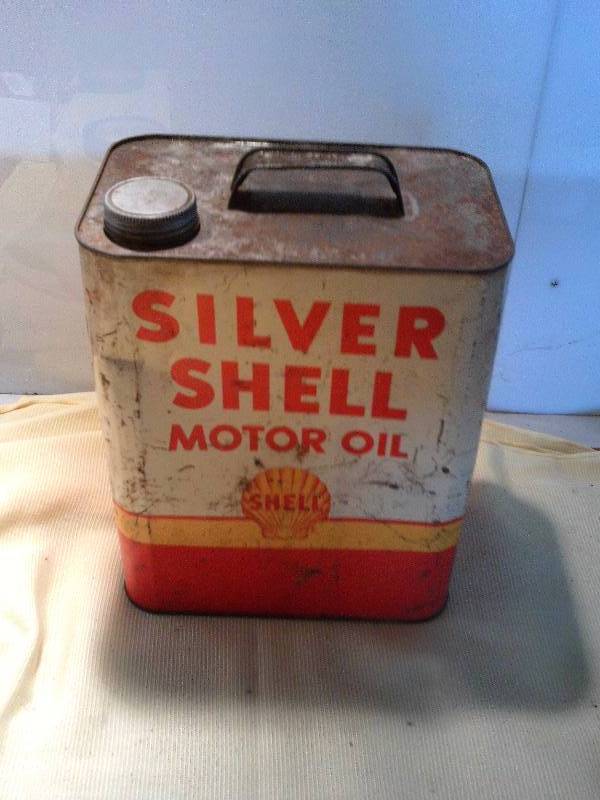 lot 66 image: collectible shell oil can