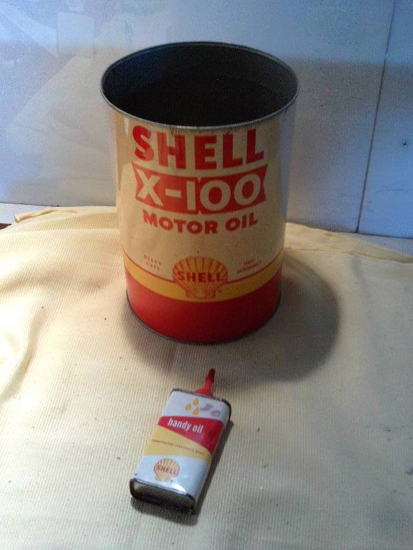 lot 67 image: collectible shell oil cans