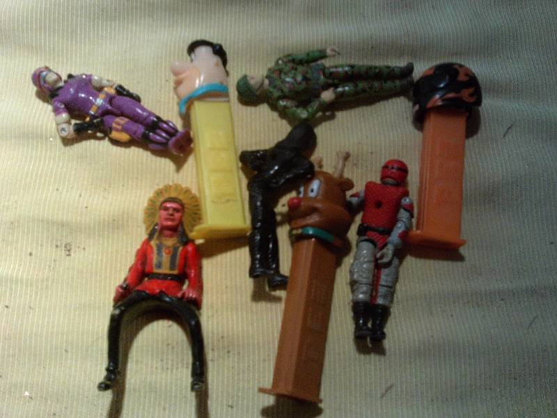 lot 104 image: collectible toys and pez dispencer