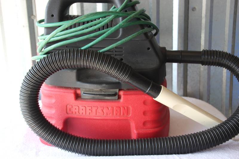 lot 1 image: Craftsman 2 Gallon Cleaner Blower