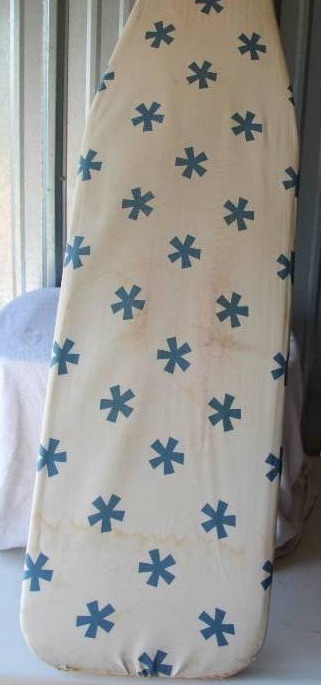 lot 8 image: Vintage Ironing Board