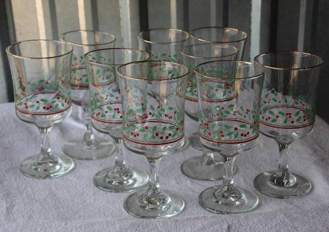 lot 25 image: Gold-Trimmed Stemware - Holly Pattern