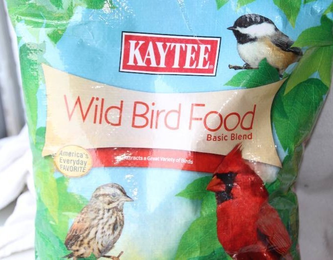lot 28 image: Kaytee Wild Bird Food