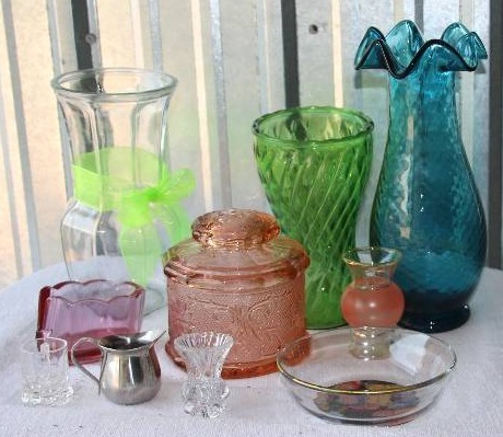 lot 32 image: GlasswareVase Assortment